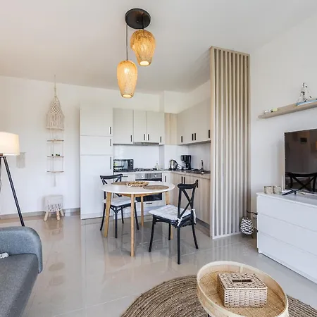 By Pikhost 아파트