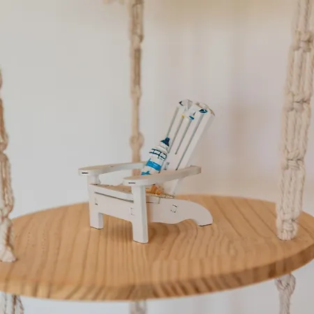 By Pikhost Velipojë