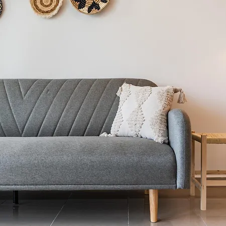 By Pikhost * Velipojë