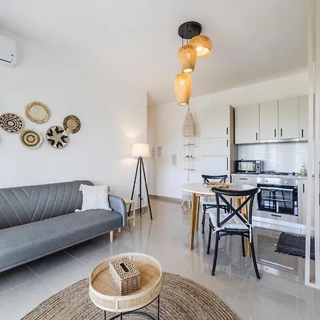 아파트 By Pikhost *