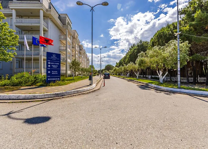 By Pikhost * Velipojë