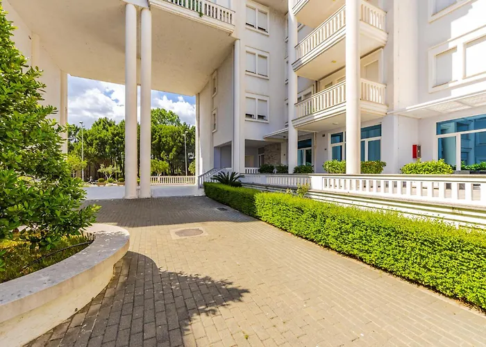 By Pikhost Lejlighed *